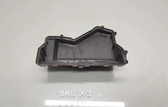 BMW X3 E83 Fuse box cover