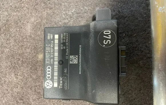 Volkswagen PASSAT B6 Gateway control module 3C0907530C