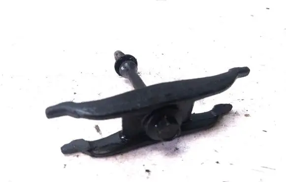 Mazda 5 Fuel Injector clamp holder 