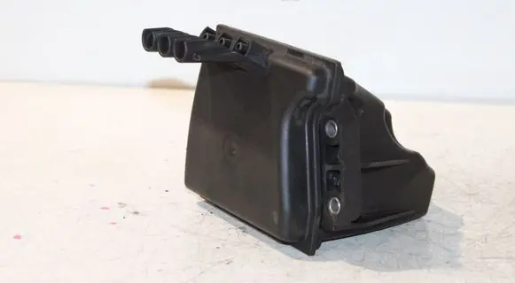 Vacuum air tank