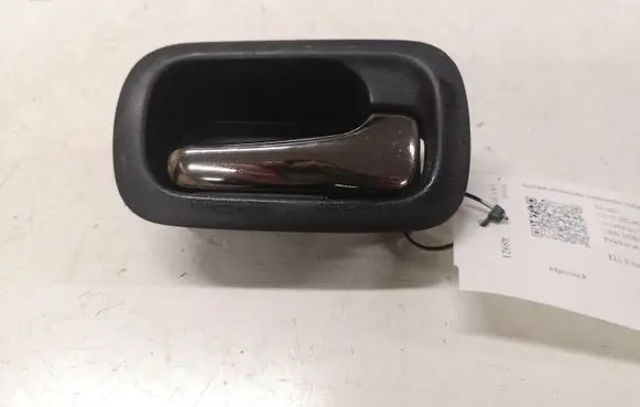 Honda CR-V Rear door interior handle