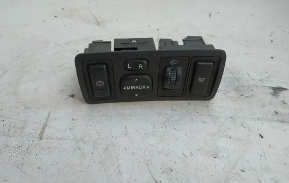 Toyota Avensis T250 Wing mirror switch 183574
