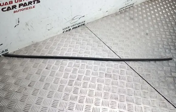 Mercedes-Benz C W203 Windshield trim A2036700539