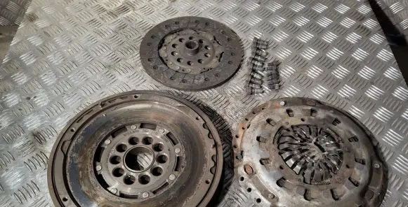 Volvo S60 Clutch set kit 30681145 324033010