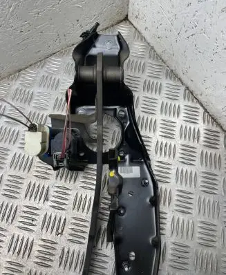 Volvo S80 Brake pedal 30760895