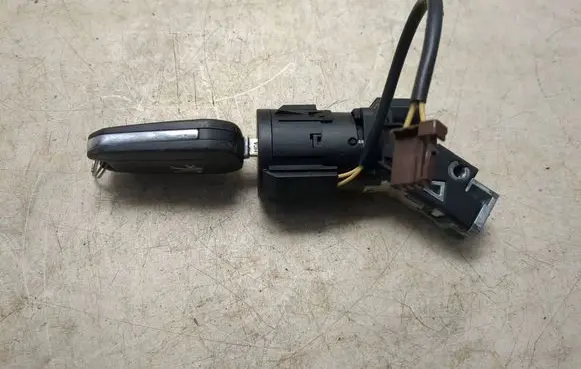 Peugeot 2008 I Ignition lock 9663123380