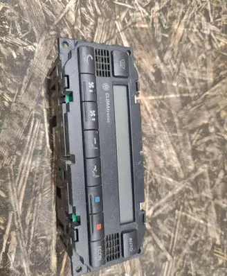 Volkswagen PASSAT B5.5 Climate control unit 3B1907044H