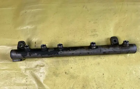 Mercedes-Benz B W245 Fuel main line pipe A6400702395 0923600183
