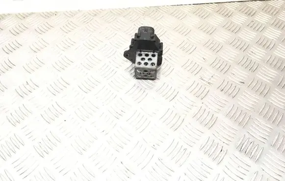 Coolant fan relay