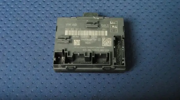 Audi A3 S3 8V Door control unit/module 5Q0959393B