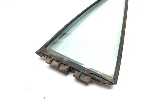 Toyota RAV 4 (XA30) Rear vent window glass 43R00122 AUT0M5TME
