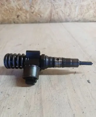 Fuel injector