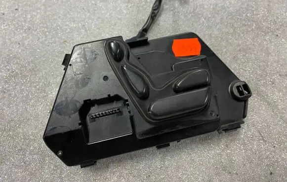 Mercedes-Benz S W220 Seat control switch 2208212758