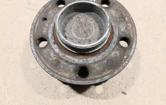 Volvo S60 Rear wheel hub