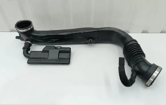 Jeep Cherokee Air intake hose/pipe 68211695AB