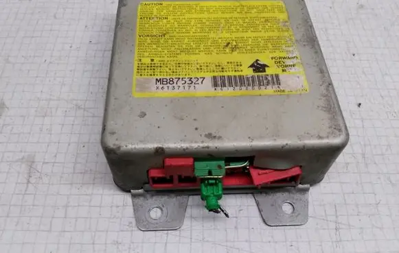 Mitsubishi Galant Airbag control unit/module MB875327 X6T37171