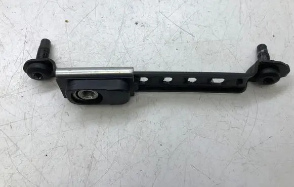 Chrysler 300 - 300C Seat belt adjustment rail 04649125AB