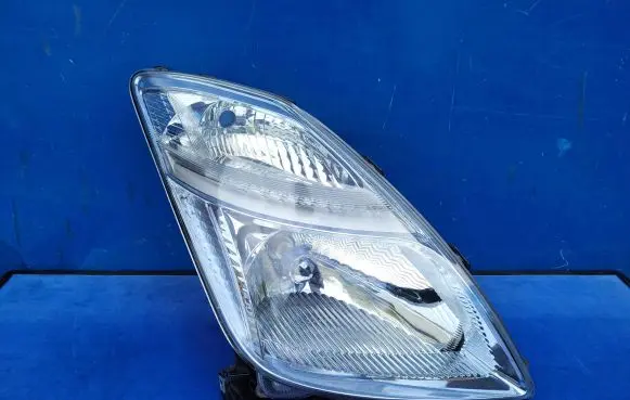 Toyota Prius (XW20) Headlight/headlamp