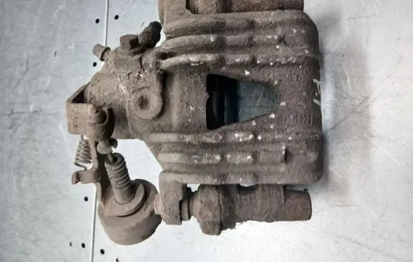 Opel Astra G Rear brake caliper