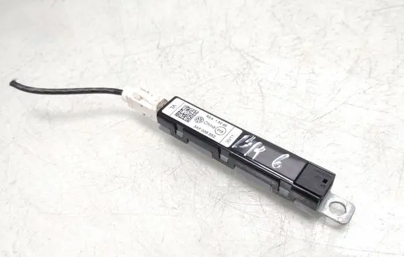 Volkswagen PASSAT B7 Aerial antenna amplifier 3AF035552 6q0035576a