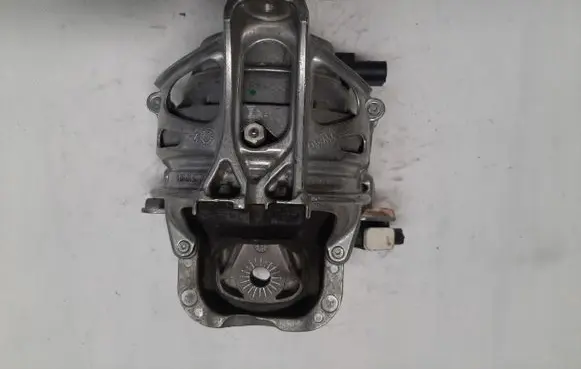 Audi A8 S8 D5 Engine mount vacuum valve 