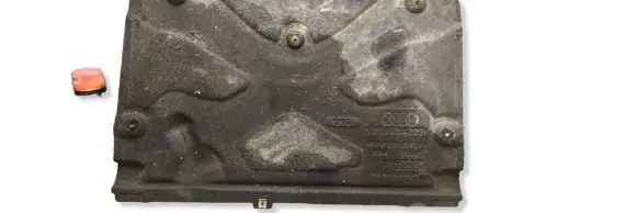 Audi A4 S4 B9 Engine splash shield/under tray W80863822
