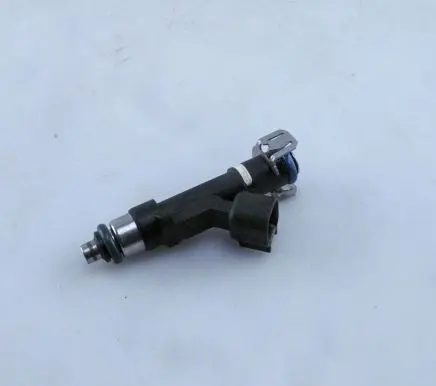 Ford Kuga II Fuel injector 9E5GAA