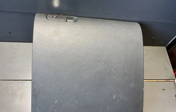 Volkswagen Golf Plus Glove box 5M1857097