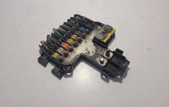 Citroen C4 I Picasso Battery relay fuse 