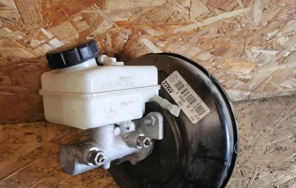 Mercedes-Benz B W245 Brake booster A1694300230