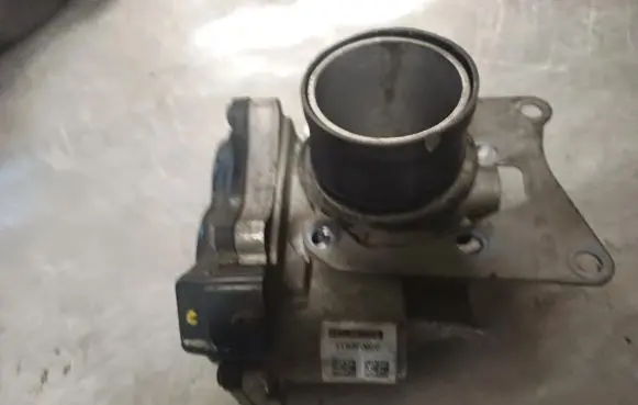 Nissan Qashqai Throttle valve 8200987453