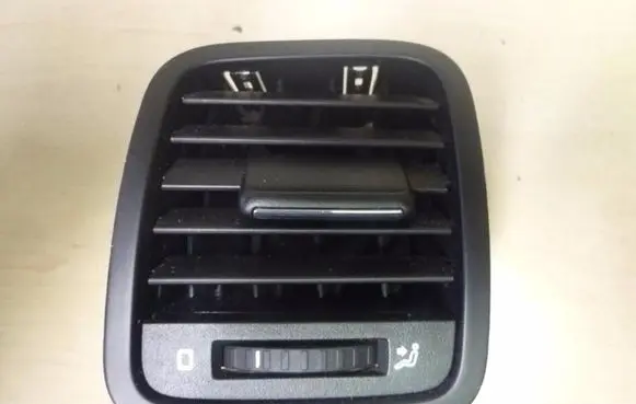 Skoda Yeti (5L) Rear air vent grill 5L0819701 I1243