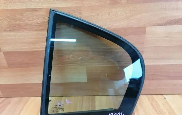 Renault Laguna III Rear vent window glass 822210001R