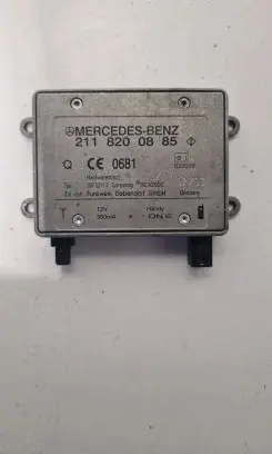 Mercedes-Benz Vito Viano W639 Antenna control unit 2118200885 09702112