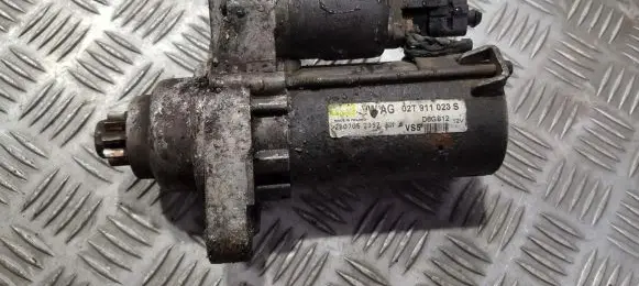 Volkswagen Polo Starter motor 02T911023S
