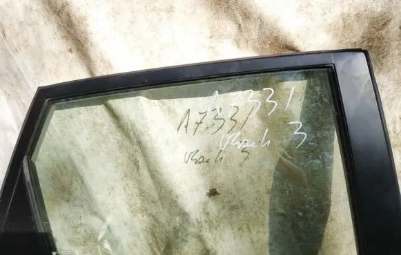 Mazda 3 I Rear door window glass
