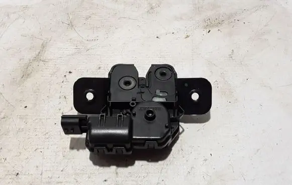 Loading door lock