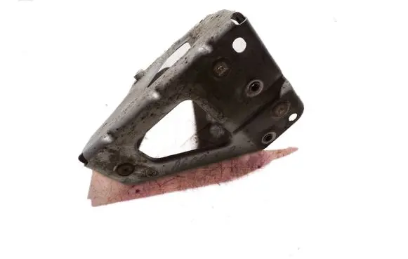 Audi A6 S6 C6 4F Fender mounting bracket 4F0821136A