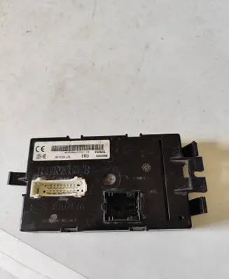 Renault Trafic II (X83) Comfort/convenience module P8200461556 281127697A 31376213