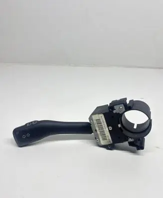 Volkswagen Golf IV Indicator stalk 8L0953513G