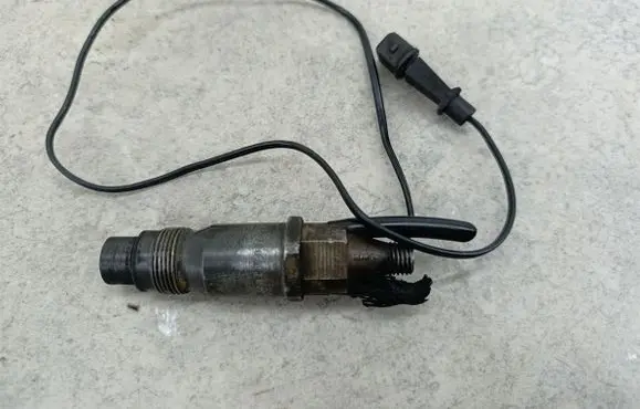 Opel Frontera B Fuel injector KCA30S82