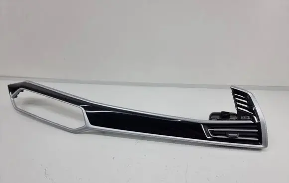 BMW X7 G07 Dashboard glove box trim 5569400 8798335