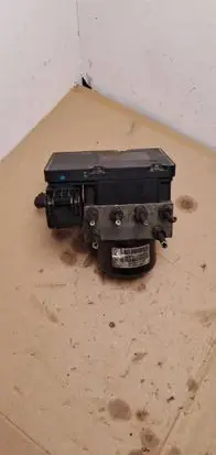 Volvo V70 ABS Pump 8619968 10092504023