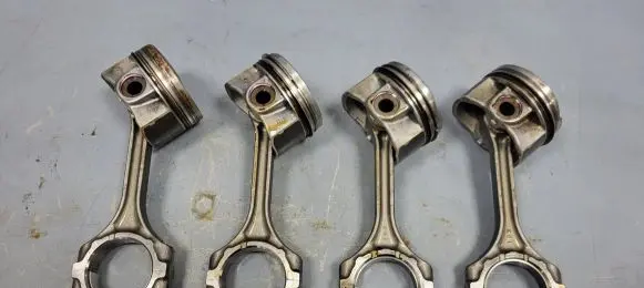 Lexus IS III XE30 Piston with connecting rod
