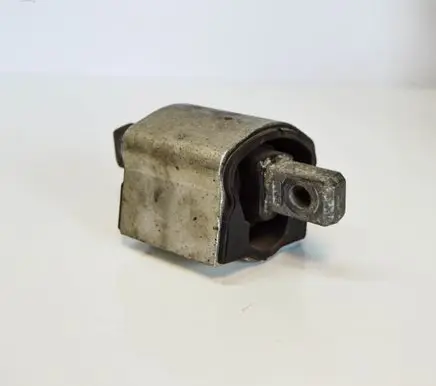 Mercedes-Benz C W204 Rear differential mounting bracket 