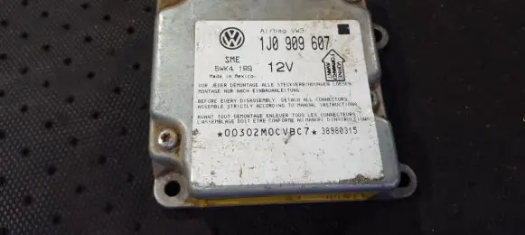 Volkswagen PASSAT B5 Airbag control unit/module 1J0909607 5WK4199