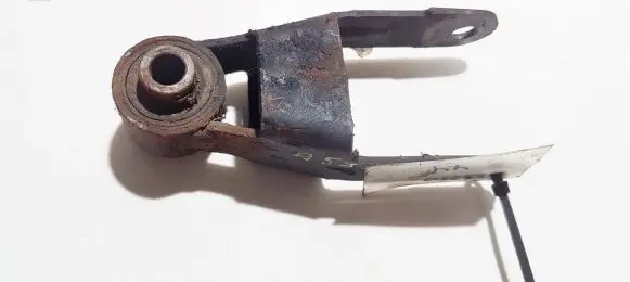 Citroen Berlingo Engine mount bracket