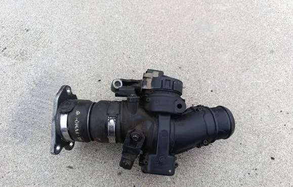 Citroen C4 I Throttle valve 9660030480