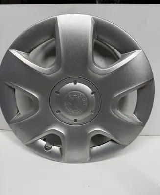 Skoda Fabia Mk2 (5J) R15 wheel hub/cap/trim 5J0601147C CDB700002