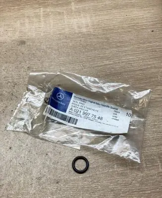 Mercedes-Benz E W124 Fuel injector A0219977548